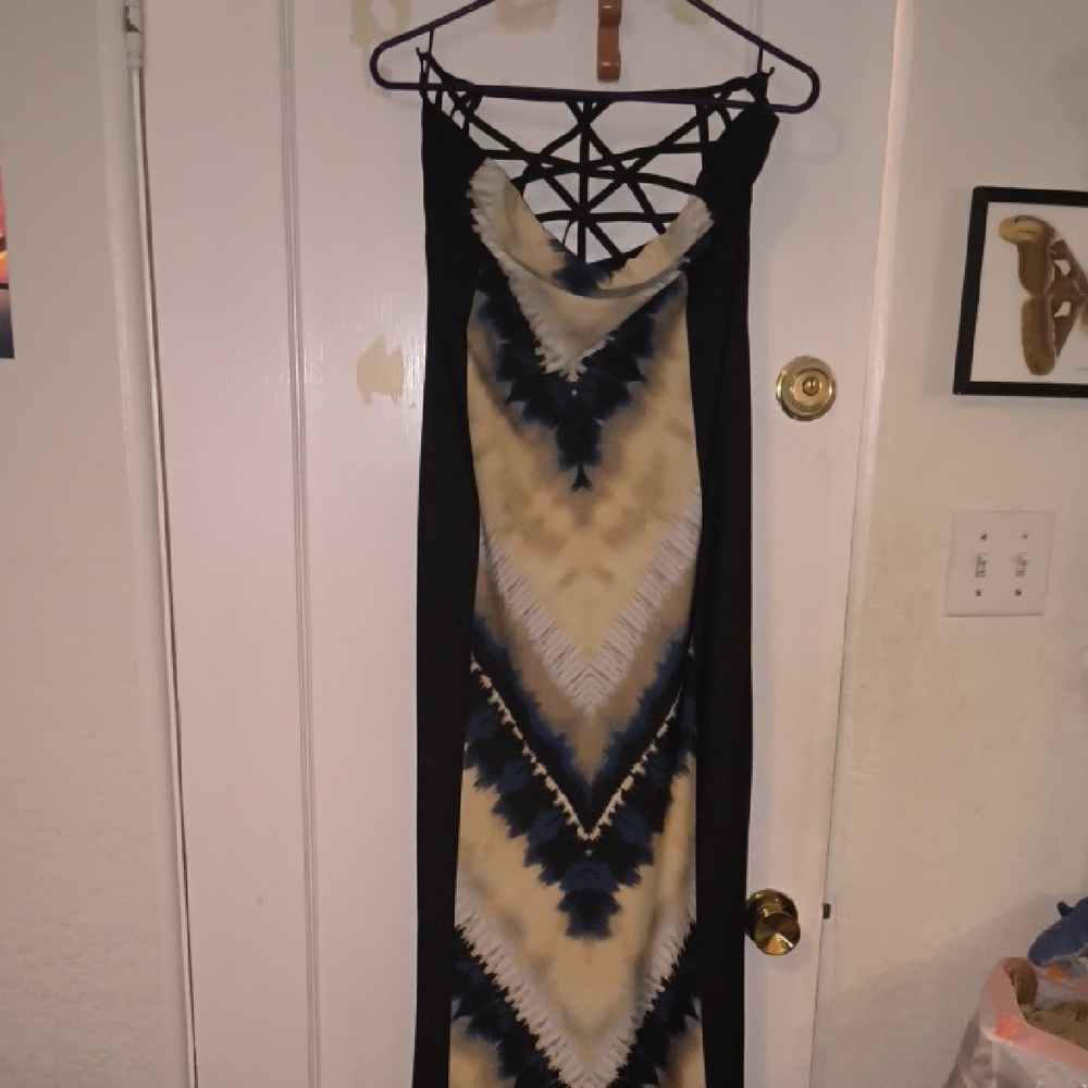 VENUS | Backless Dress with Black and Tan Chevron Pattern